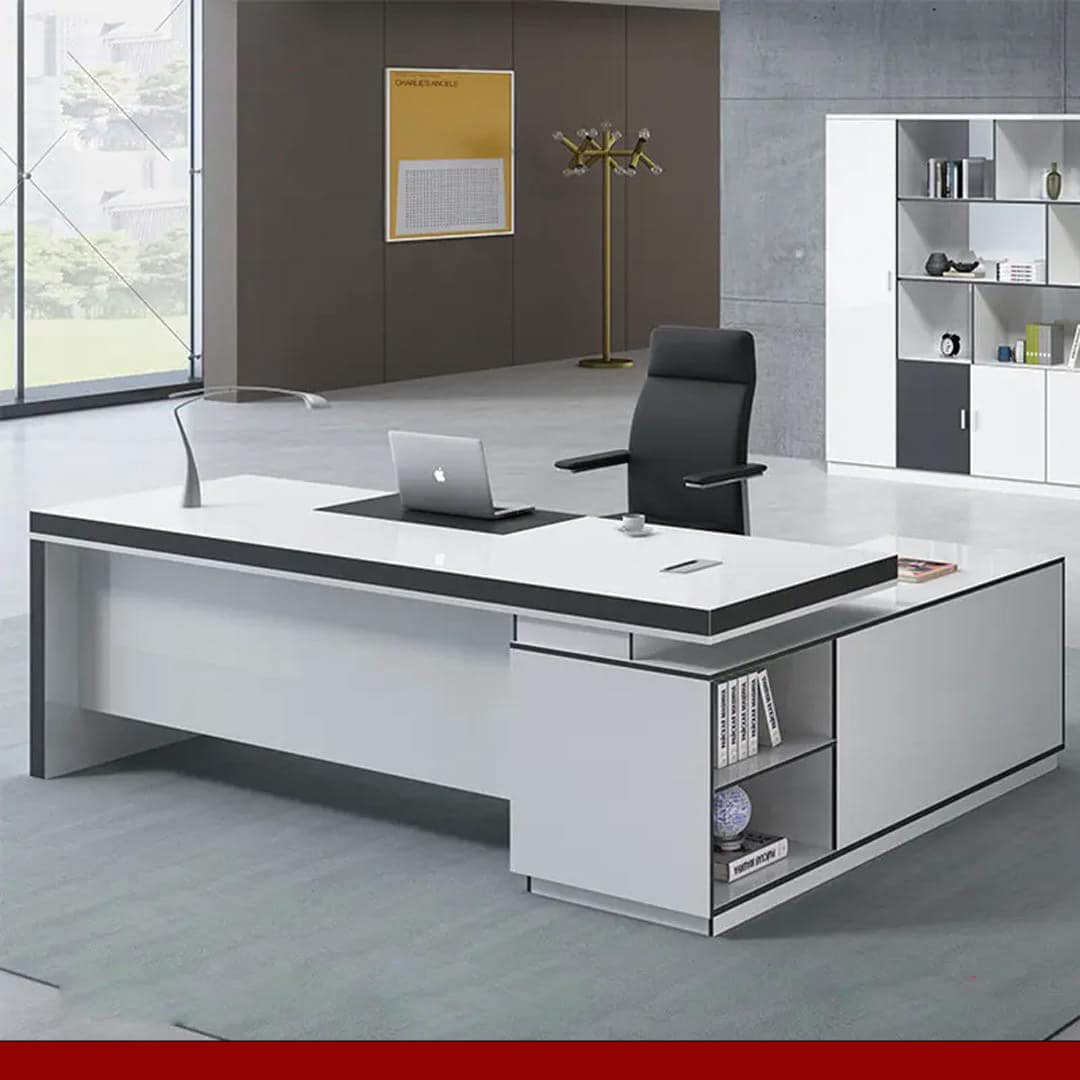 EXECUTIVE TABLE